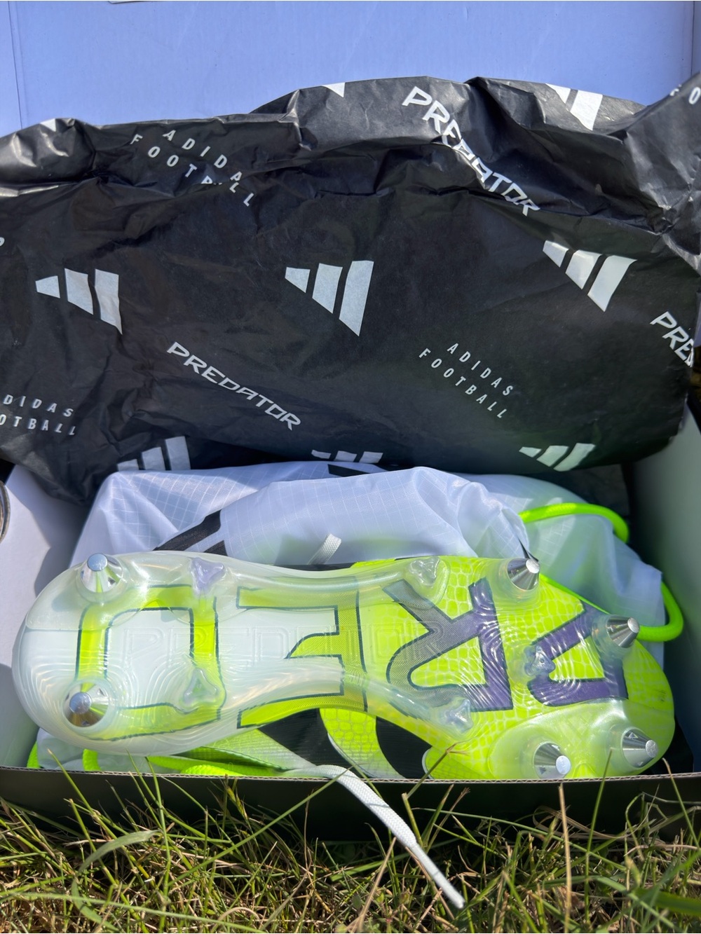 Adidas Predator Elite SG cleats  Cloud White Core Black Lucid Lemon  6.5 men’s